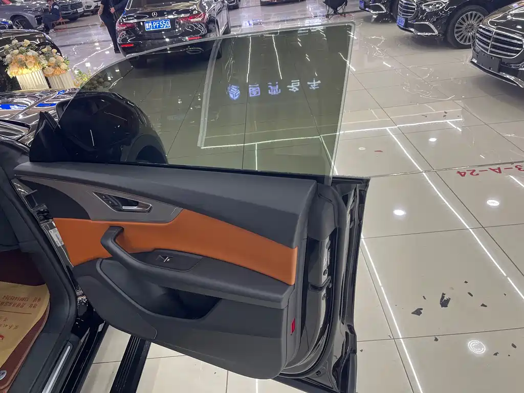 Audi Q8 — миниатюра 13