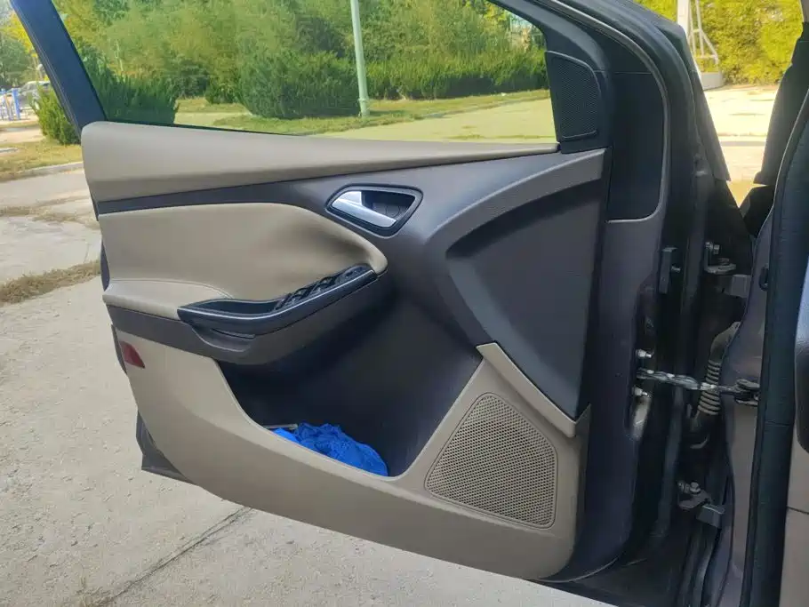 Ford Focus — миниатюра 7