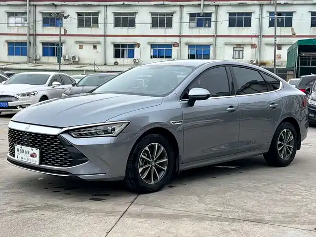 2025 BYD Qin