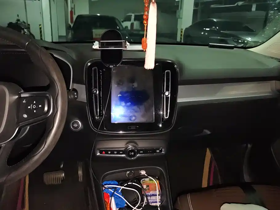 Volvo XC40 — миниатюра 13