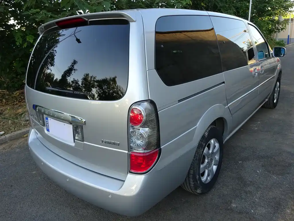 Buick GL8 — миниатюра 16