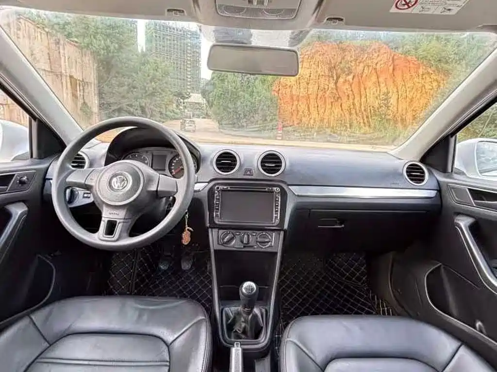 Volkswagen Santana — миниатюра 13