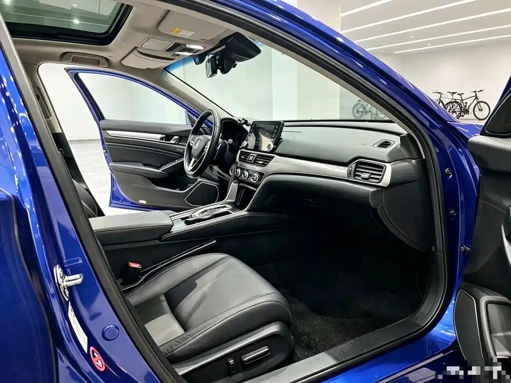 Honda Accord — миниатюра 9