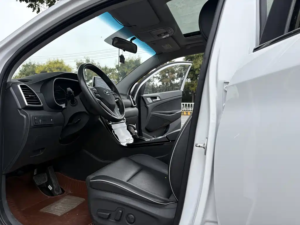 Hyundai Tucson — миниатюра 9