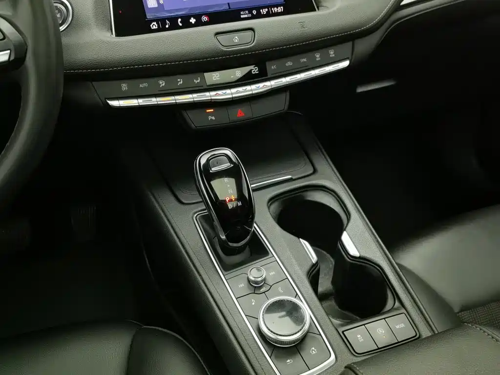 Cadillac XT4 — миниатюра 13