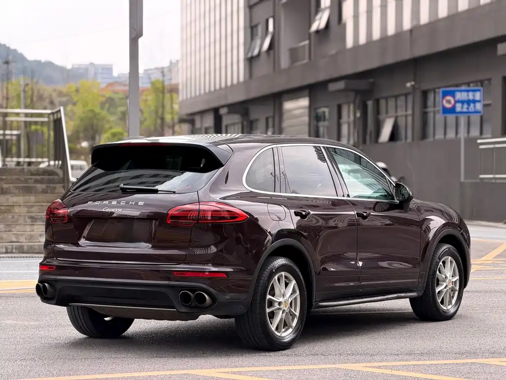PORSCHE CAYENNE