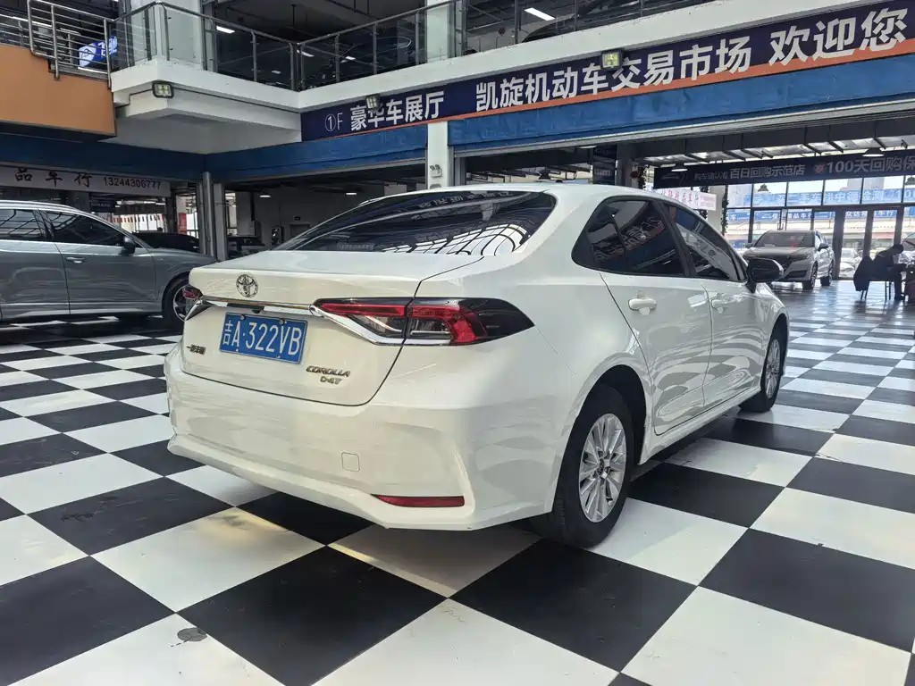 Toyota Corolla — миниатюра 6