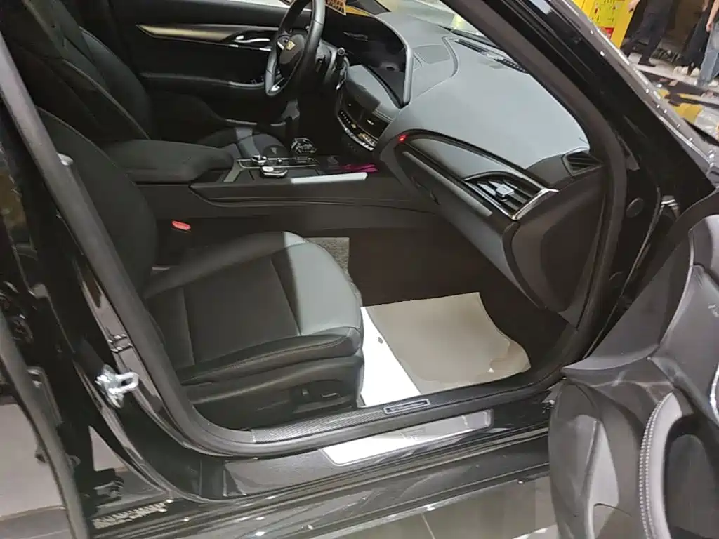 Cadillac CT5 — миниатюра 25