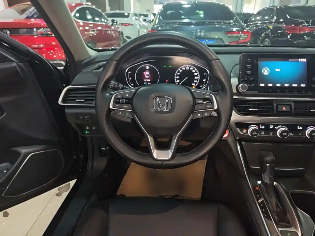 Honda Accord — миниатюра 11