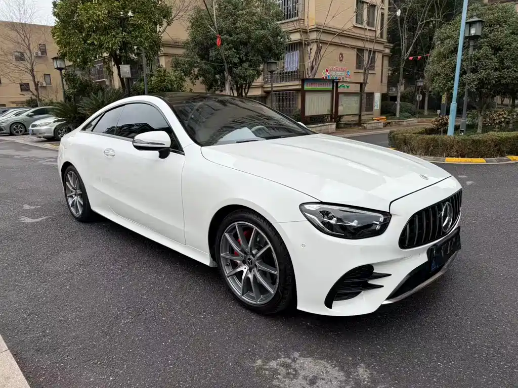 MERCEDES-BENZ E CLASS