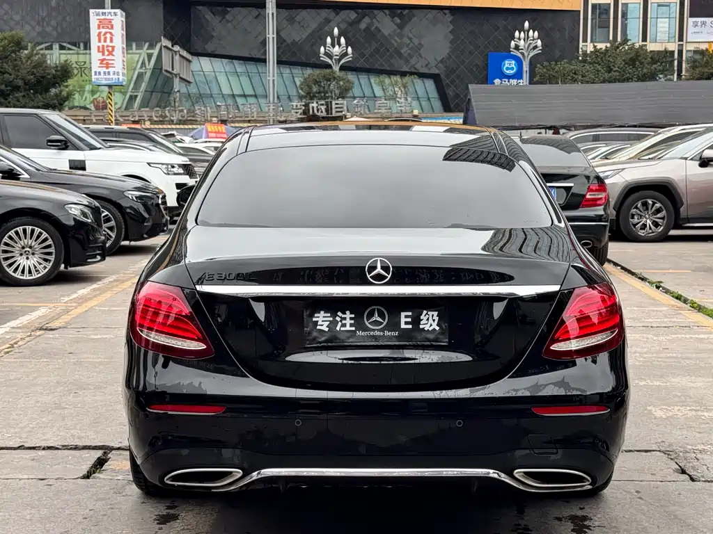 MERCEDES-BENZ E CLASS