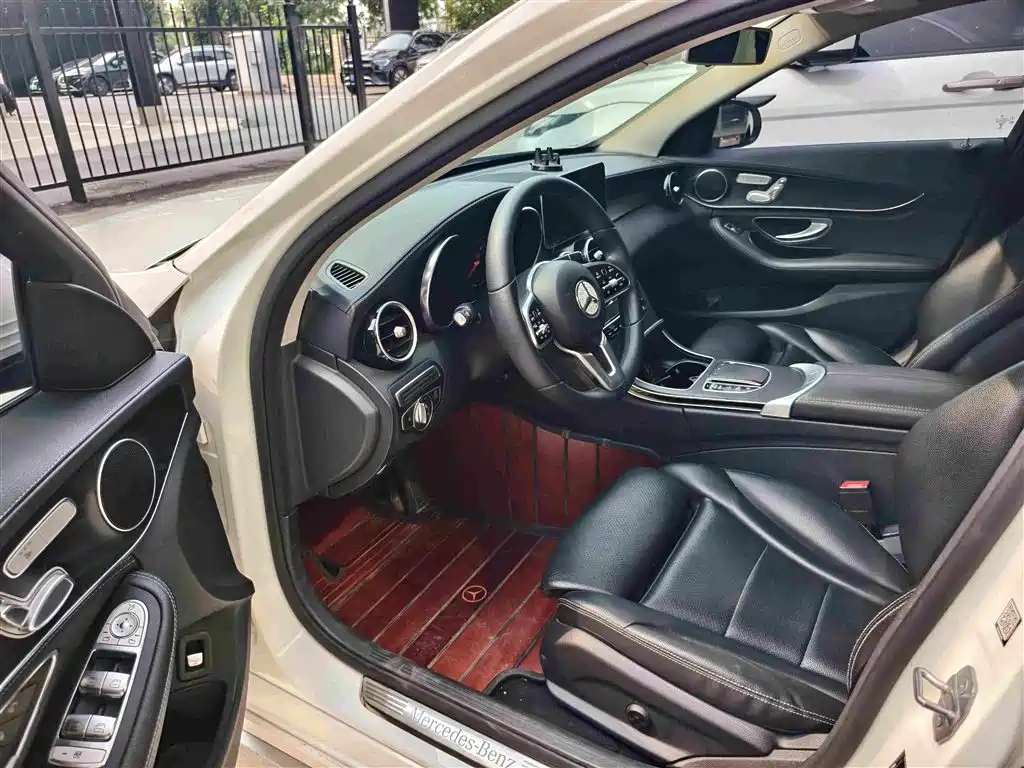 Mercedes-Benz C-Class — миниатюра 4