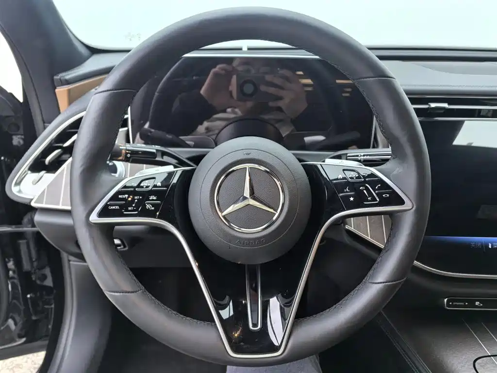 Mercedes-Benz E-Class E 2025 E 300 L Fashion