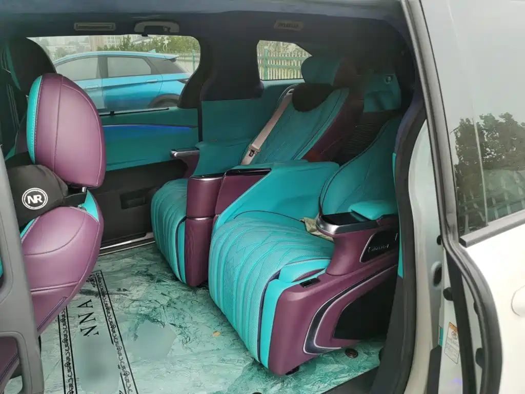 Toyota Sienna — миниатюра 13