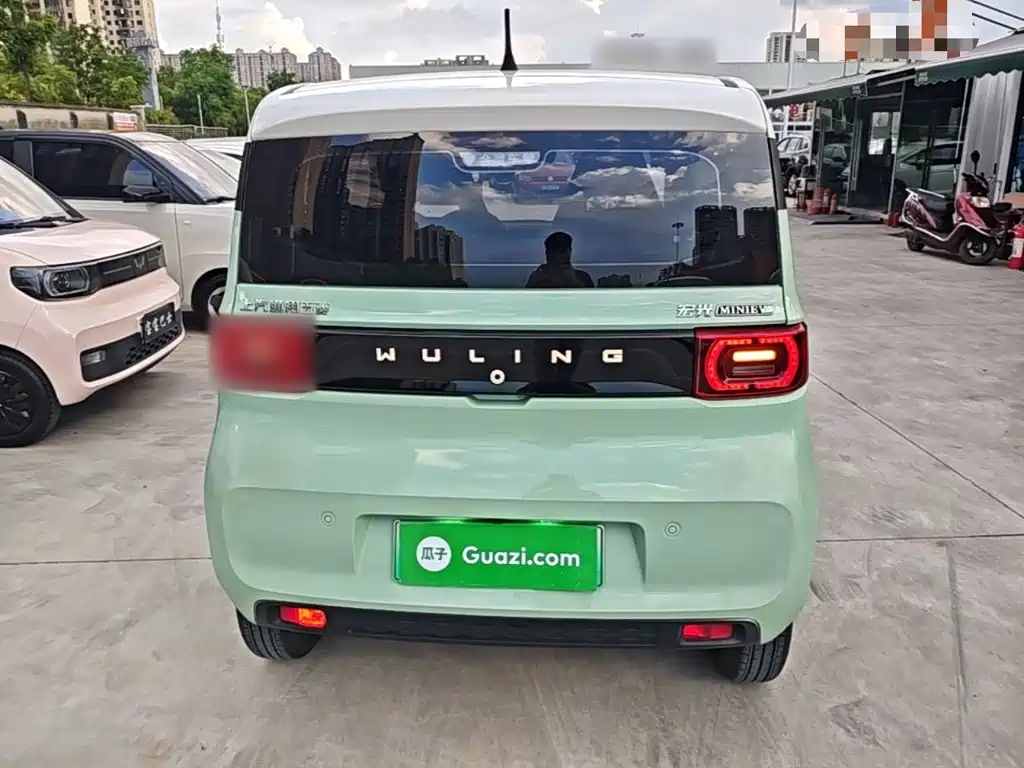 Wuling MINIEV — миниатюра 6