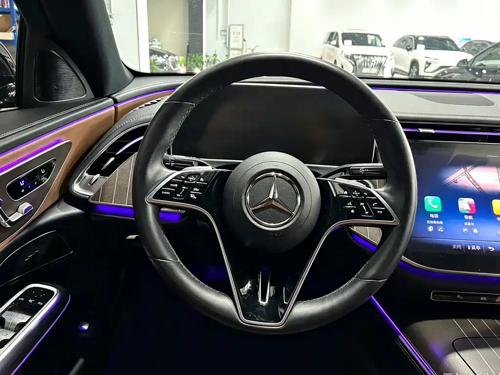 Mercedes-Benz E-Class — миниатюра 12
