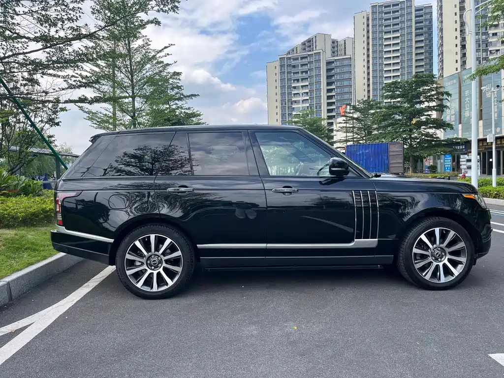 Land Rover Range Rover — миниатюра 6