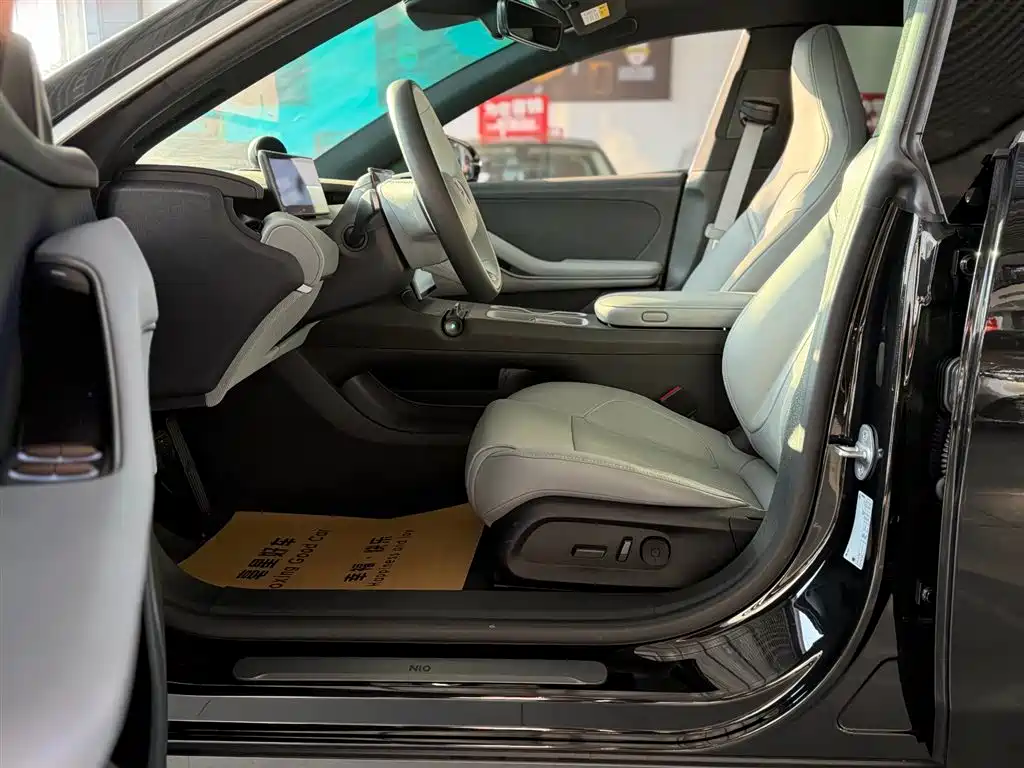 NIO NIO ET5T