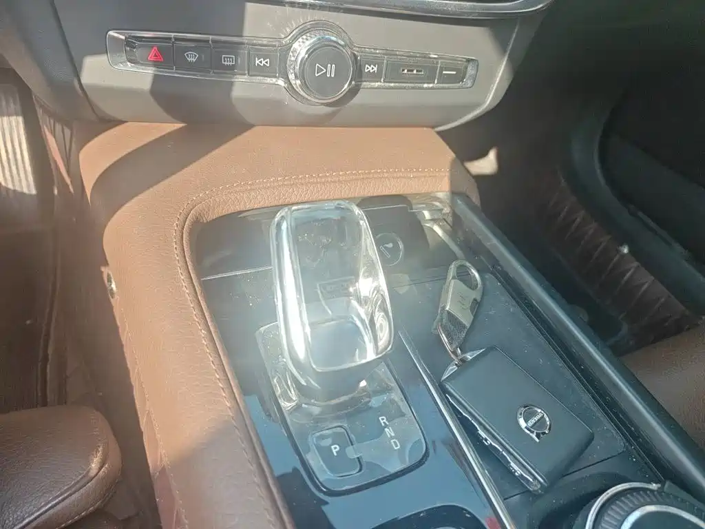 Volvo S90 — миниатюра 7