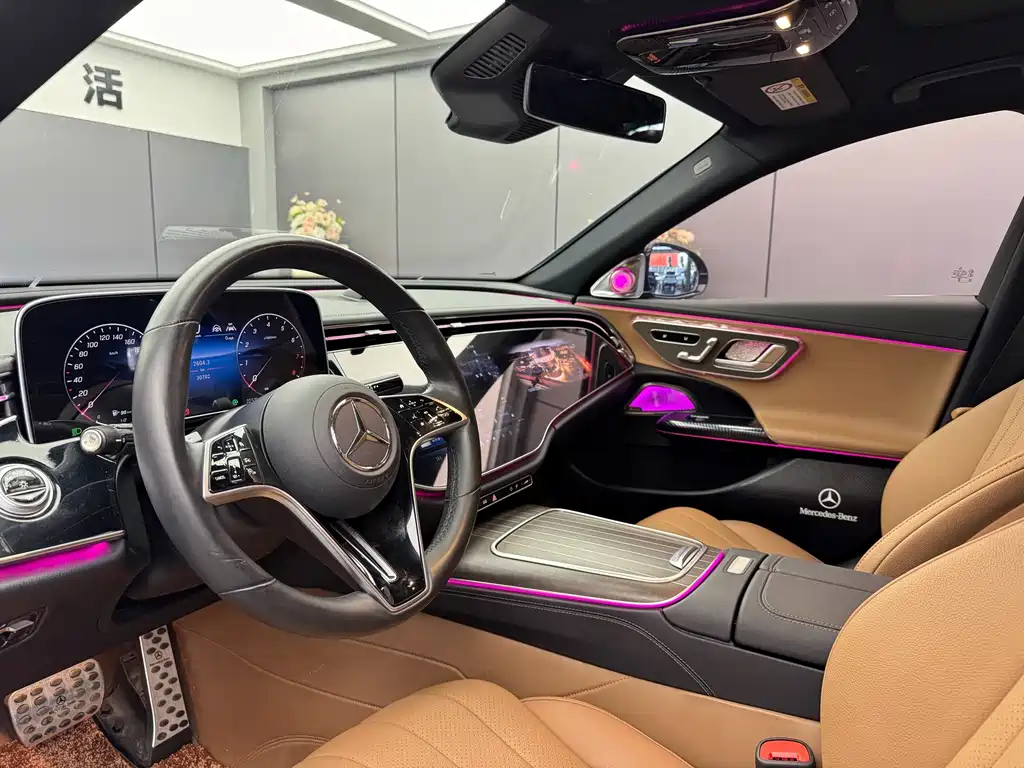 Mercedes-Benz E-Class — миниатюра 4