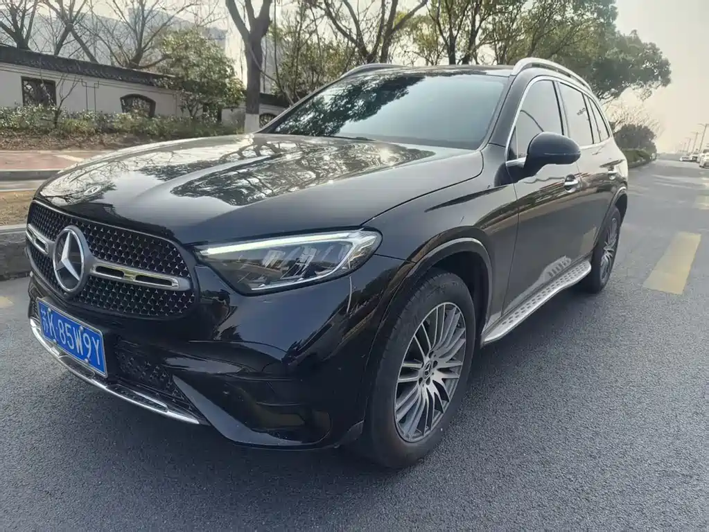 MERCEDES-BENZ GLC