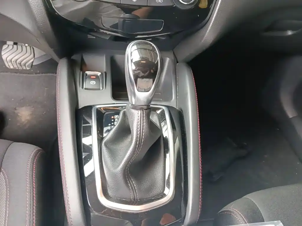 Nissan Qashqai — миниатюра 14