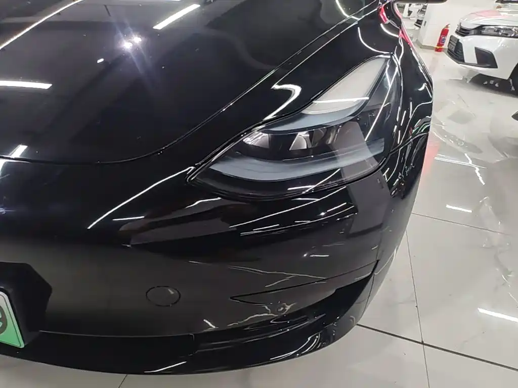 Tesla Model 3 — миниатюра 24