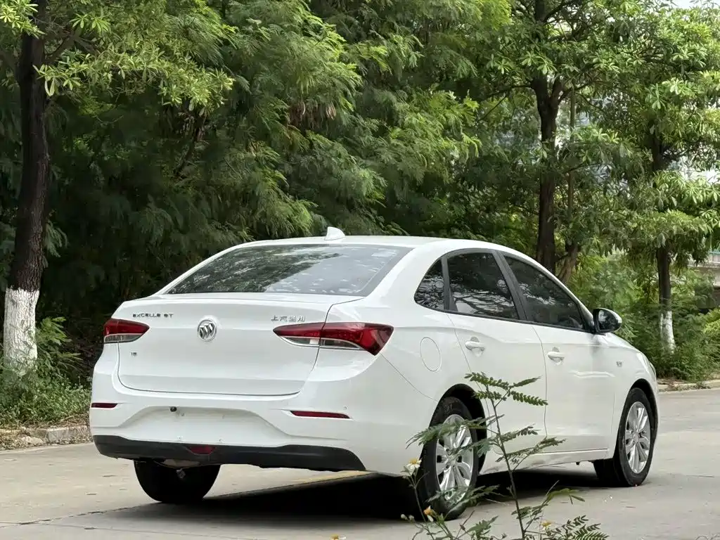 Buick Excelle — миниатюра 9