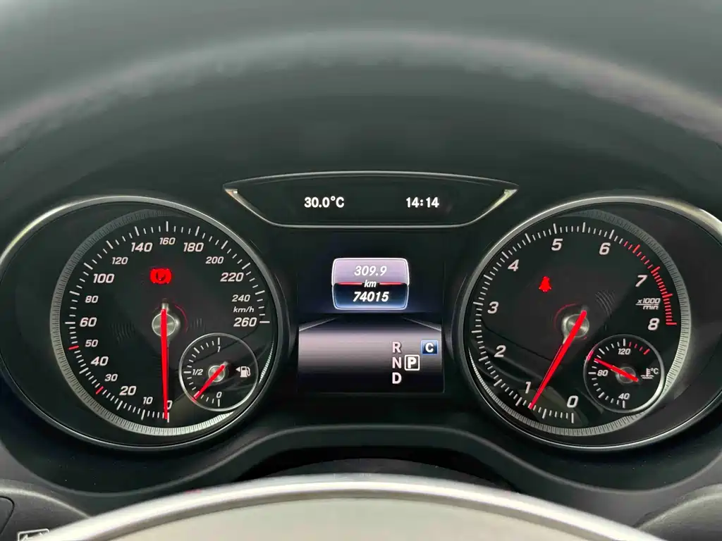 Mercedes-Benz GLA — миниатюра 8