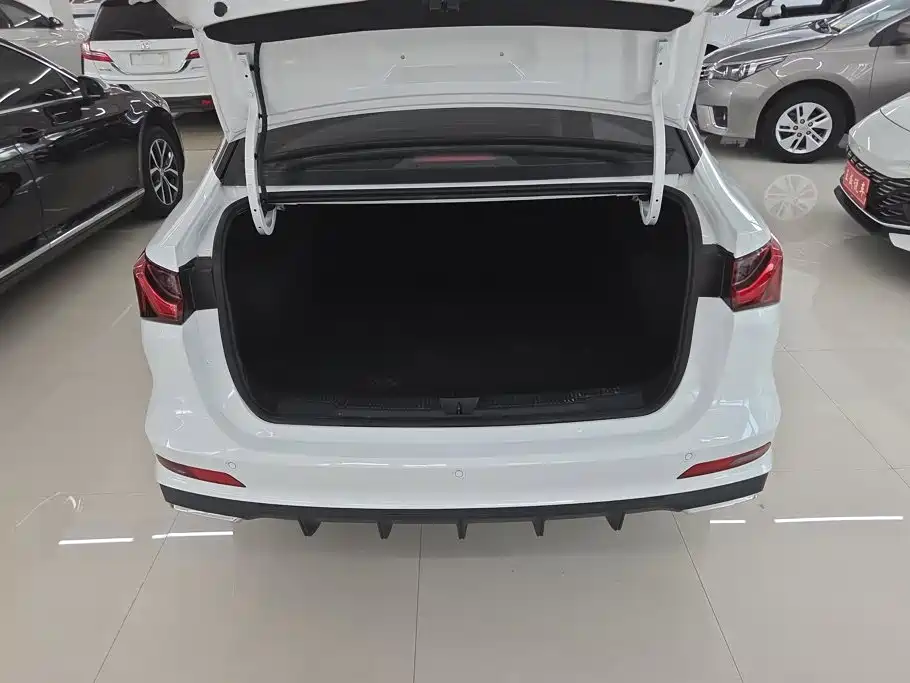 Roewe i5 — миниатюра 4