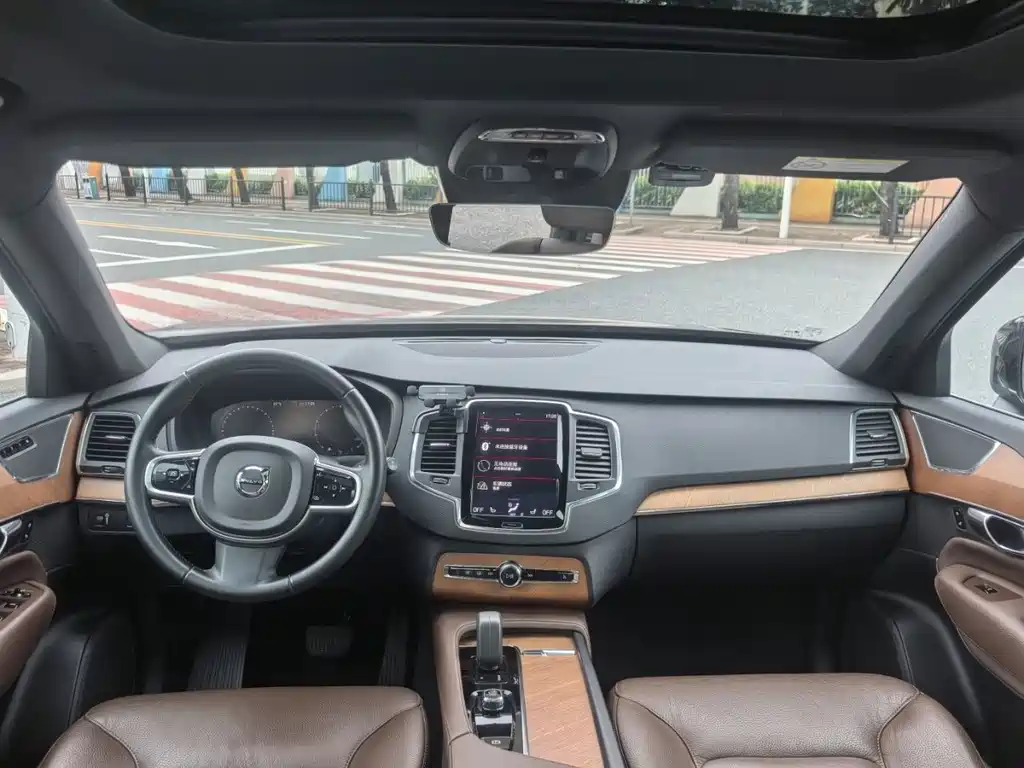 Volvo XC90 — миниатюра 5