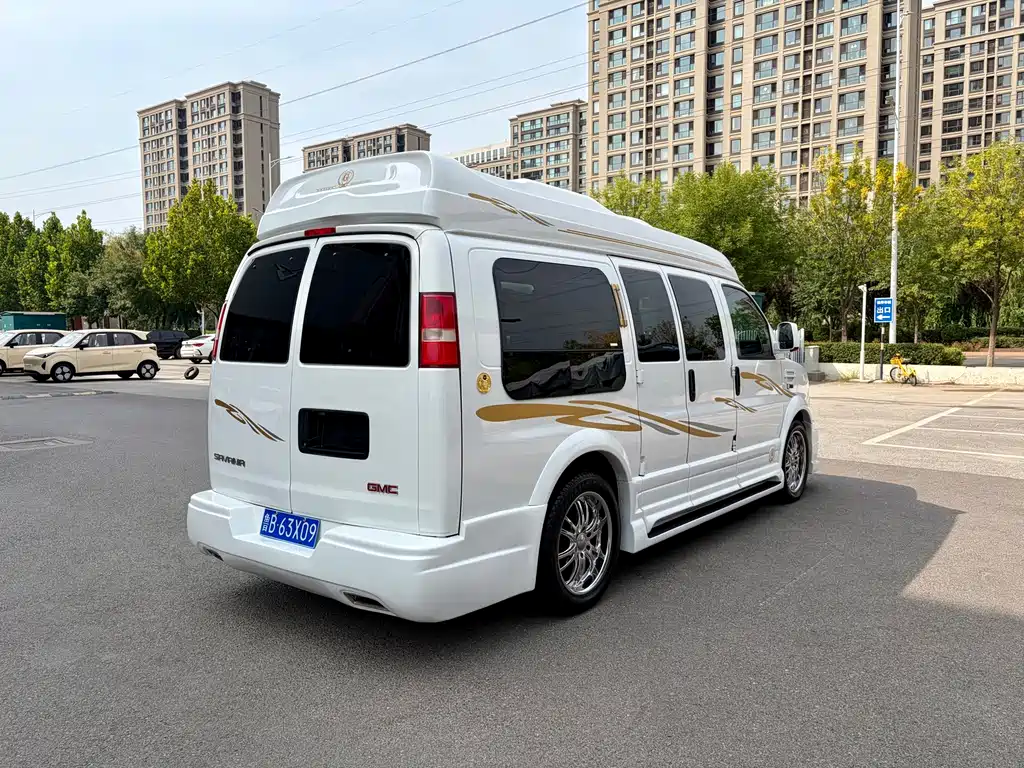 GMC Savana — миниатюра 5