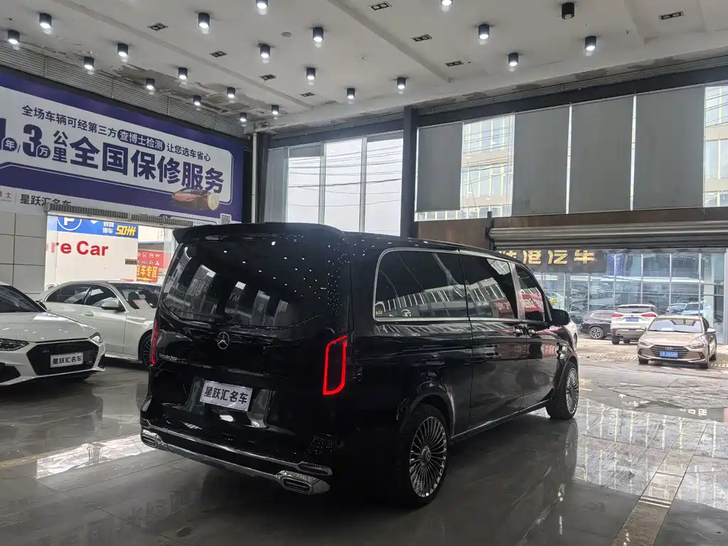 Mercedes-Benz Vito 2021 2.0T 7 мест