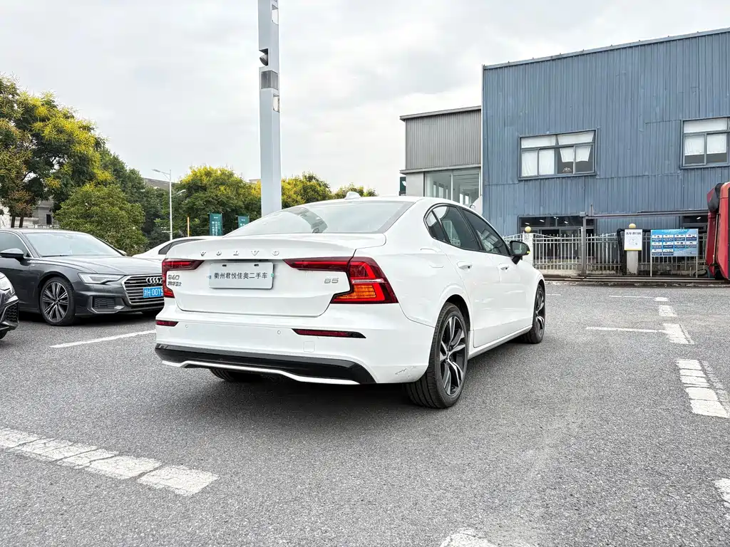 Volvo S60 — миниатюра 5