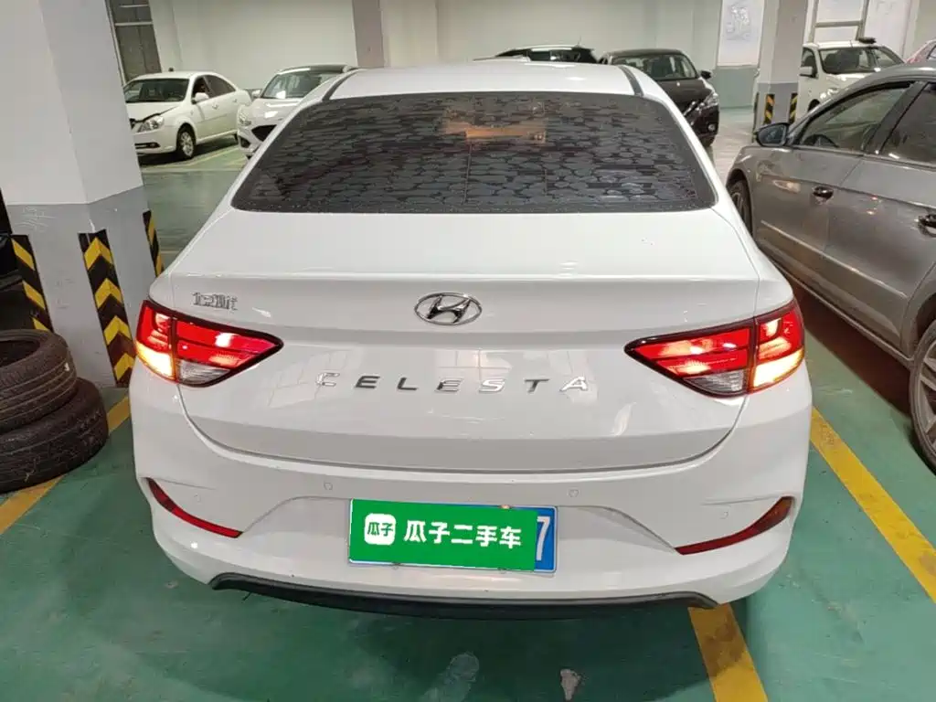Hyundai Elantra — миниатюра 6