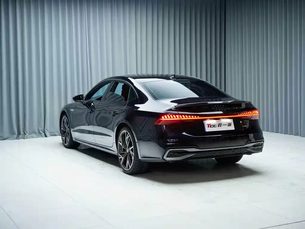 Audi A7L — миниатюра 11