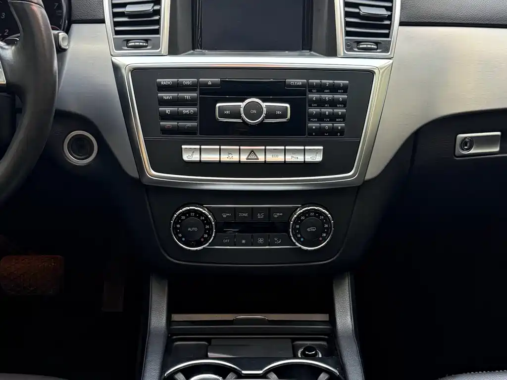 Mercedes-Benz M-Class — миниатюра 7