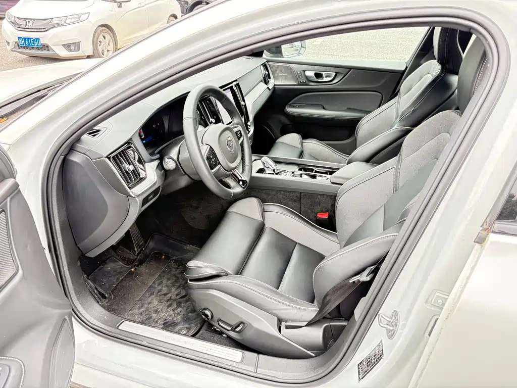 Volvo S60 — миниатюра 10