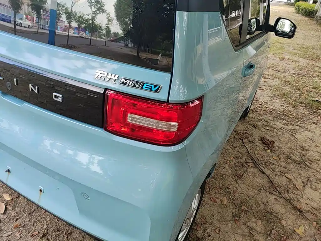 Wuling MINIEV — миниатюра 8