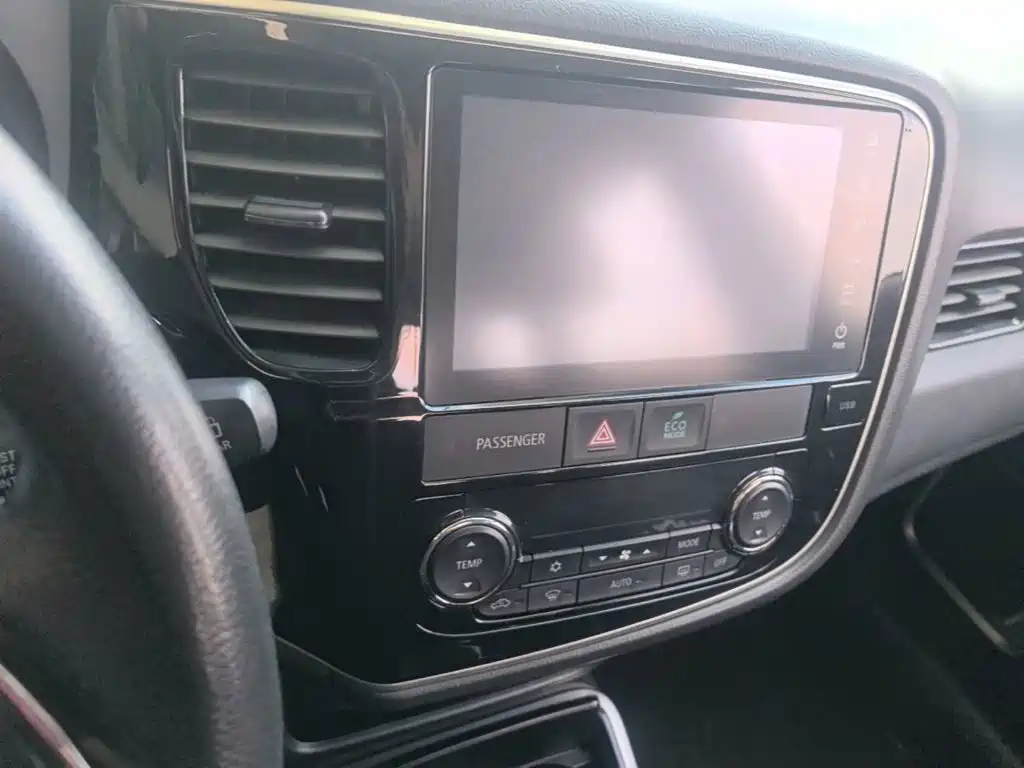 Mitsubishi Outlander — миниатюра 13