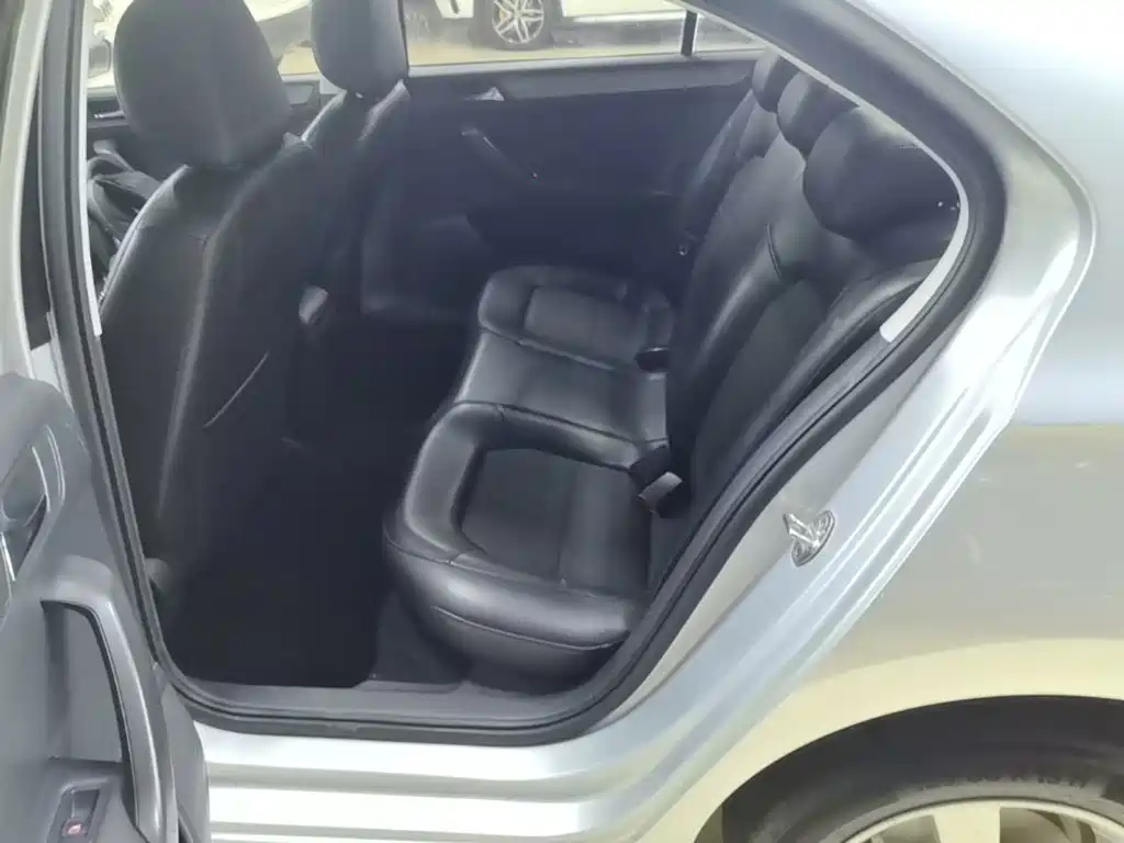 Volkswagen Santana — миниатюра 17