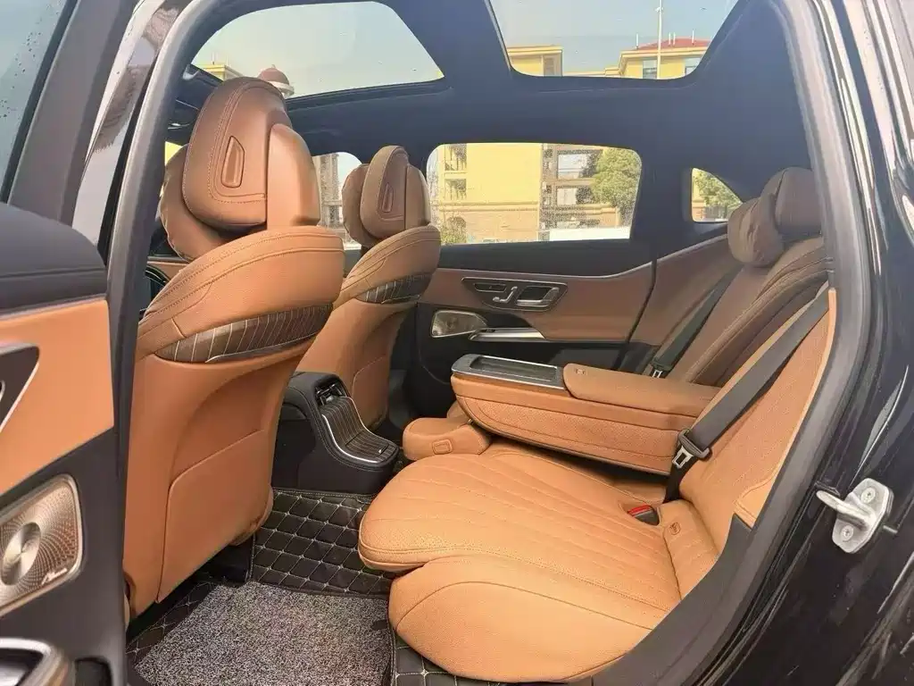 Mercedes-Benz E-Class — миниатюра 5