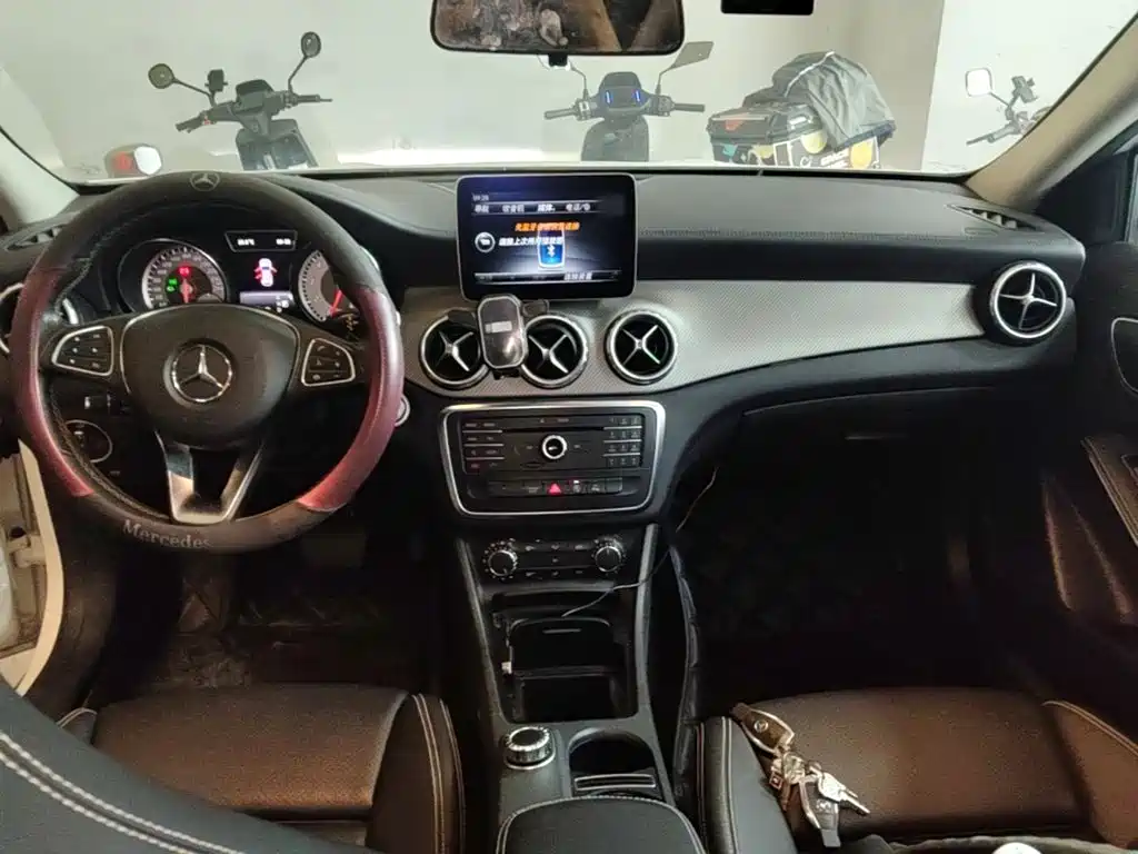 Mercedes-Benz GLA — миниатюра 10