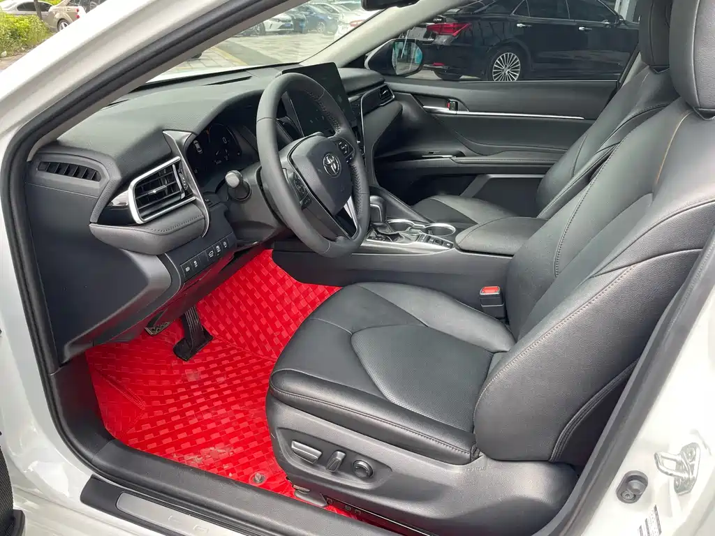 Toyota Camry — миниатюра 9
