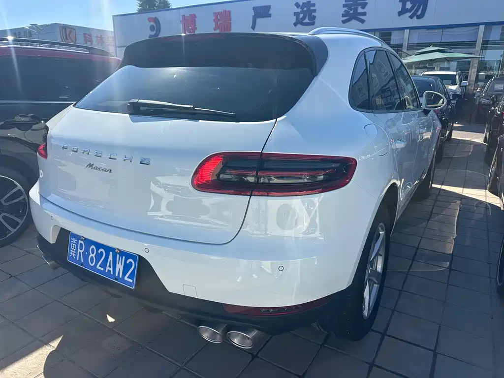 Porsche Macan — миниатюра 13