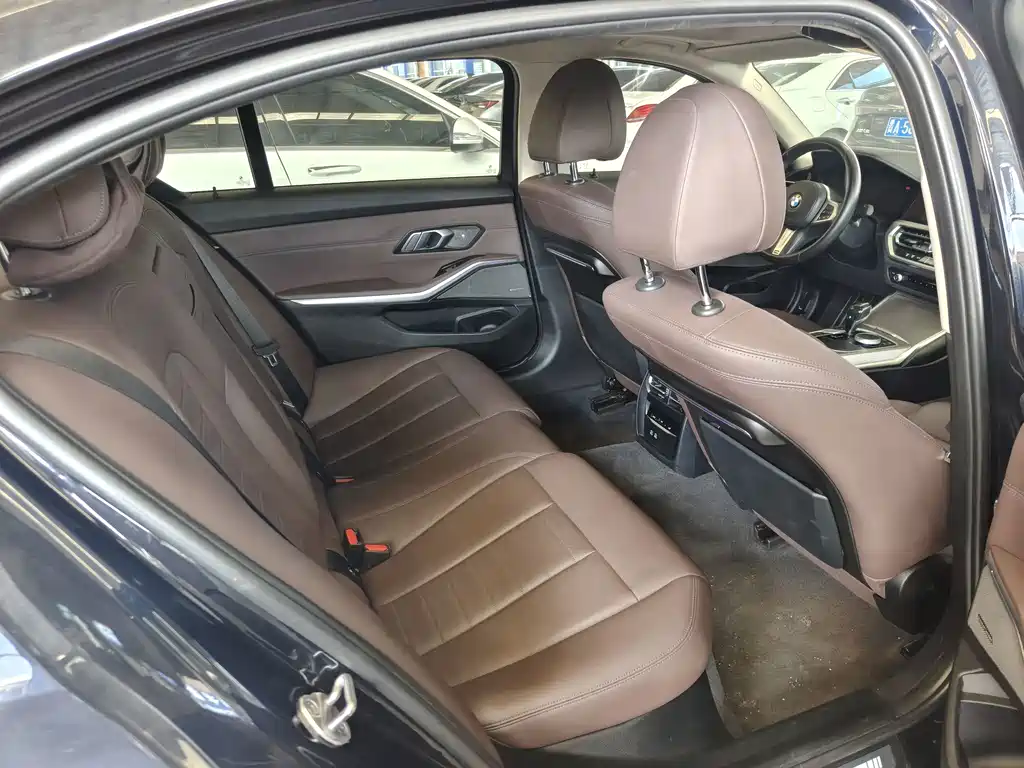 BMW 3 Series — миниатюра 17