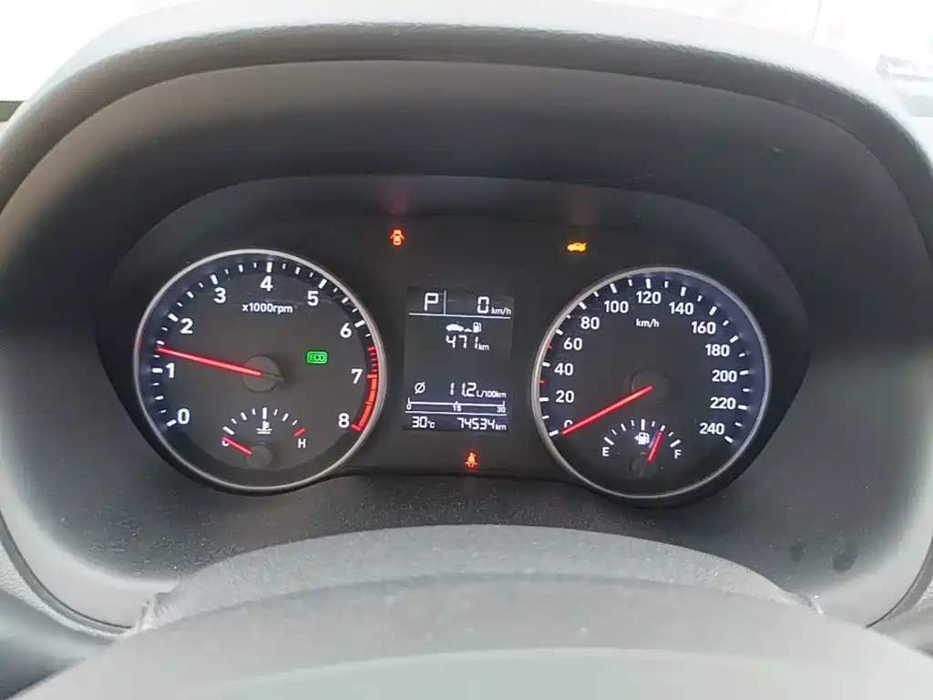 Hyundai Elantra — миниатюра 12