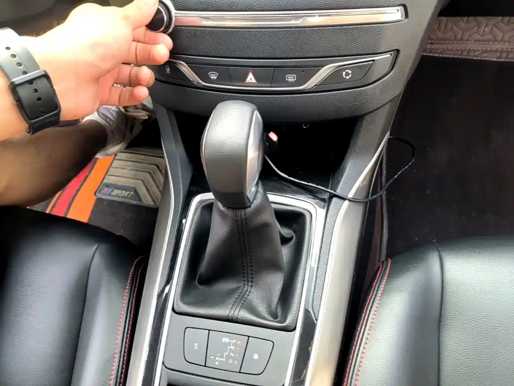 Peugeot 408 — миниатюра 14