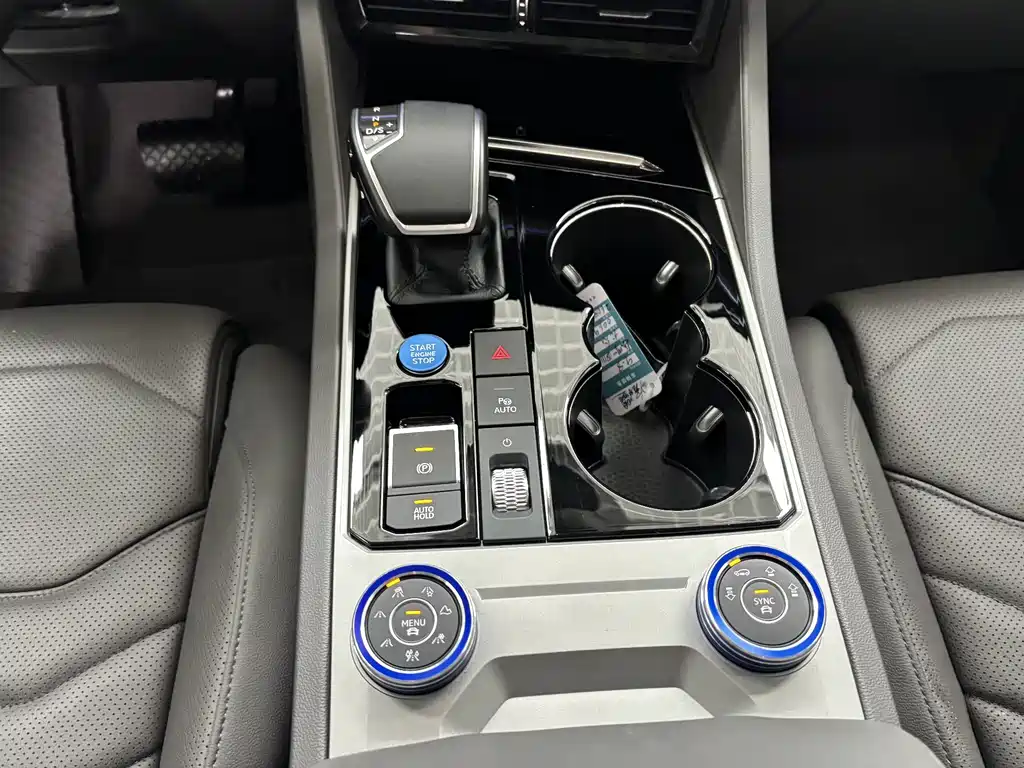 Volkswagen Touareg — миниатюра 20