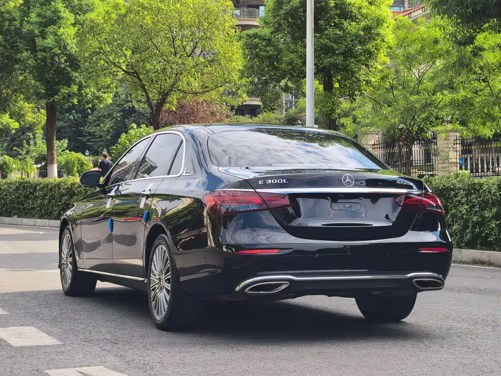 Mercedes-Benz E-Class — миниатюра 15